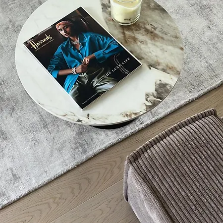 In 2 Apartment *